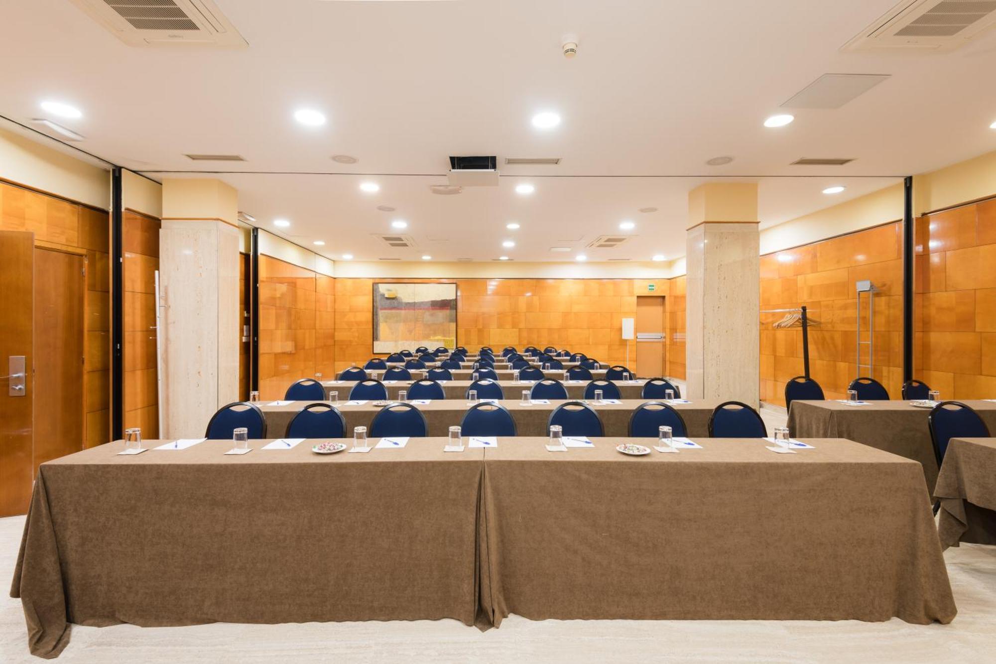 Hotel Ciudad De Valladolid Kültér fotó