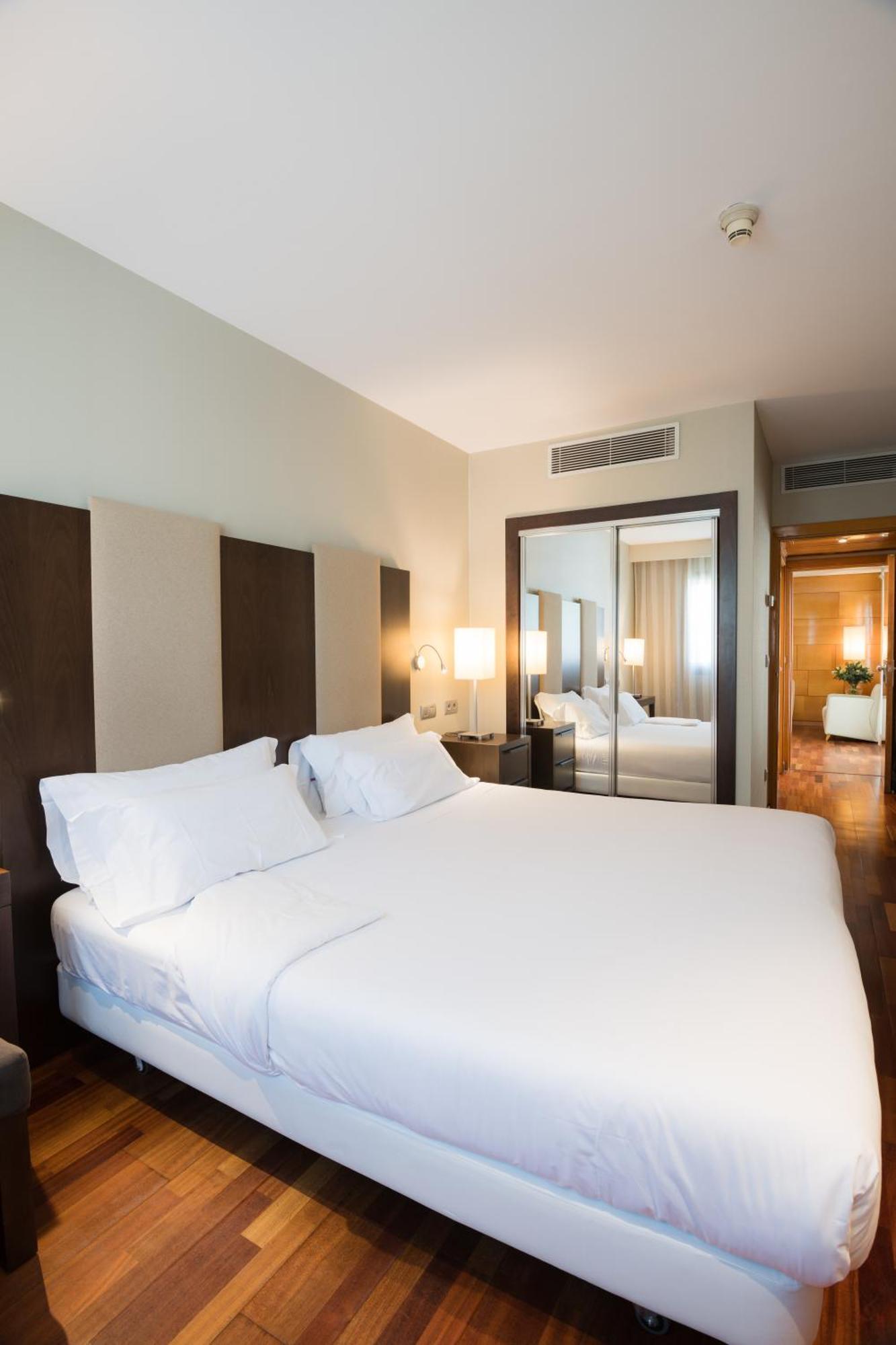 Hotel Ciudad De Valladolid Kültér fotó